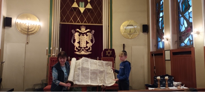 „Das geht auf keine Kuhhaut“ – Besuch der Synagoge in Paderborn