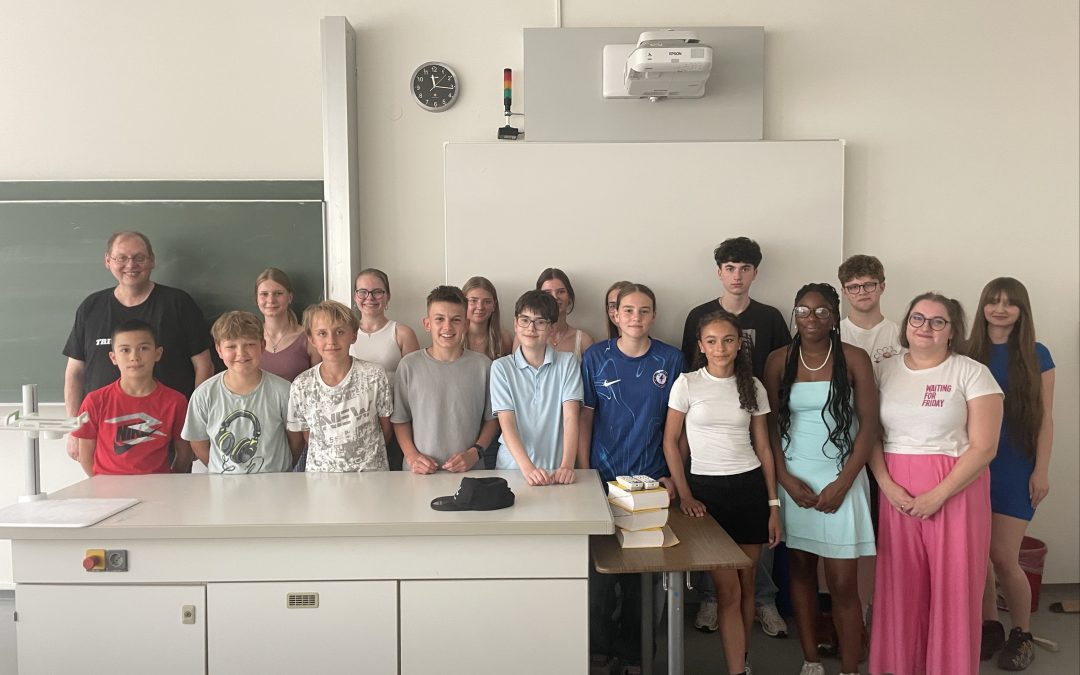 Wenn aus einer Trinkflasche Poesie wird – Poetry Slam am Reismann-Gymnasium