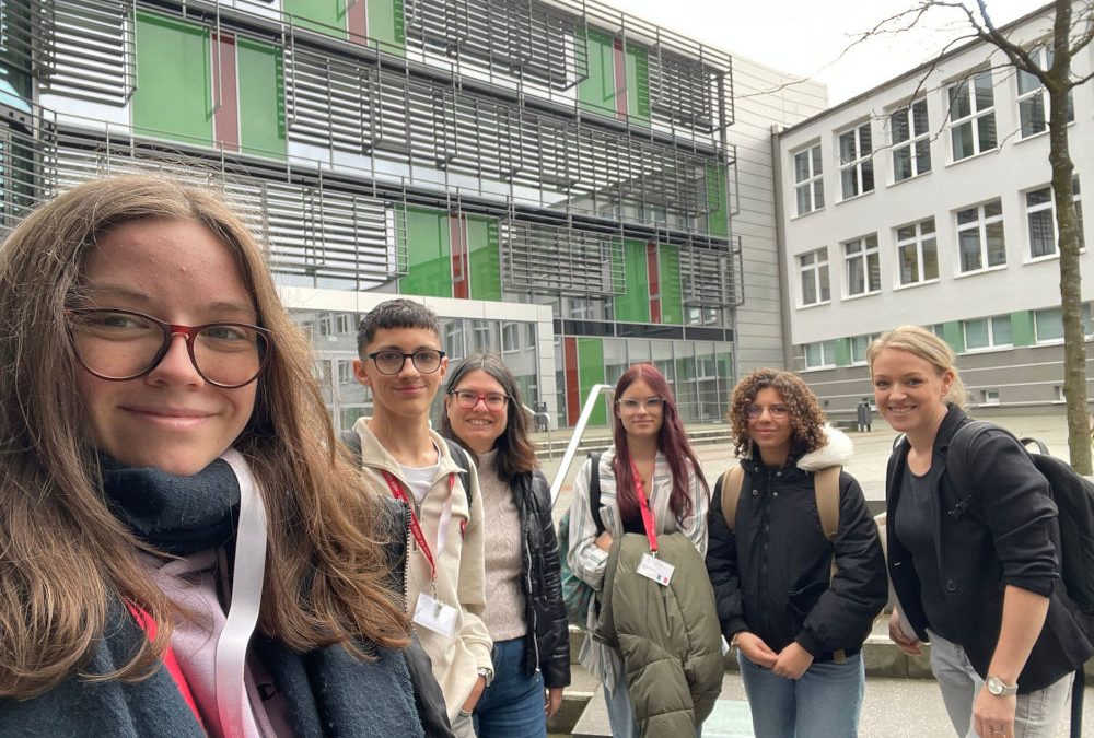 Gelebte europäische Freundschaft: Vier französische Schülerinnen und Schüler zu Gast am Reismann-Gymnasium –
