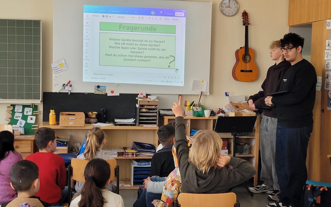 Besuch der Medienscouts an der Marienschule